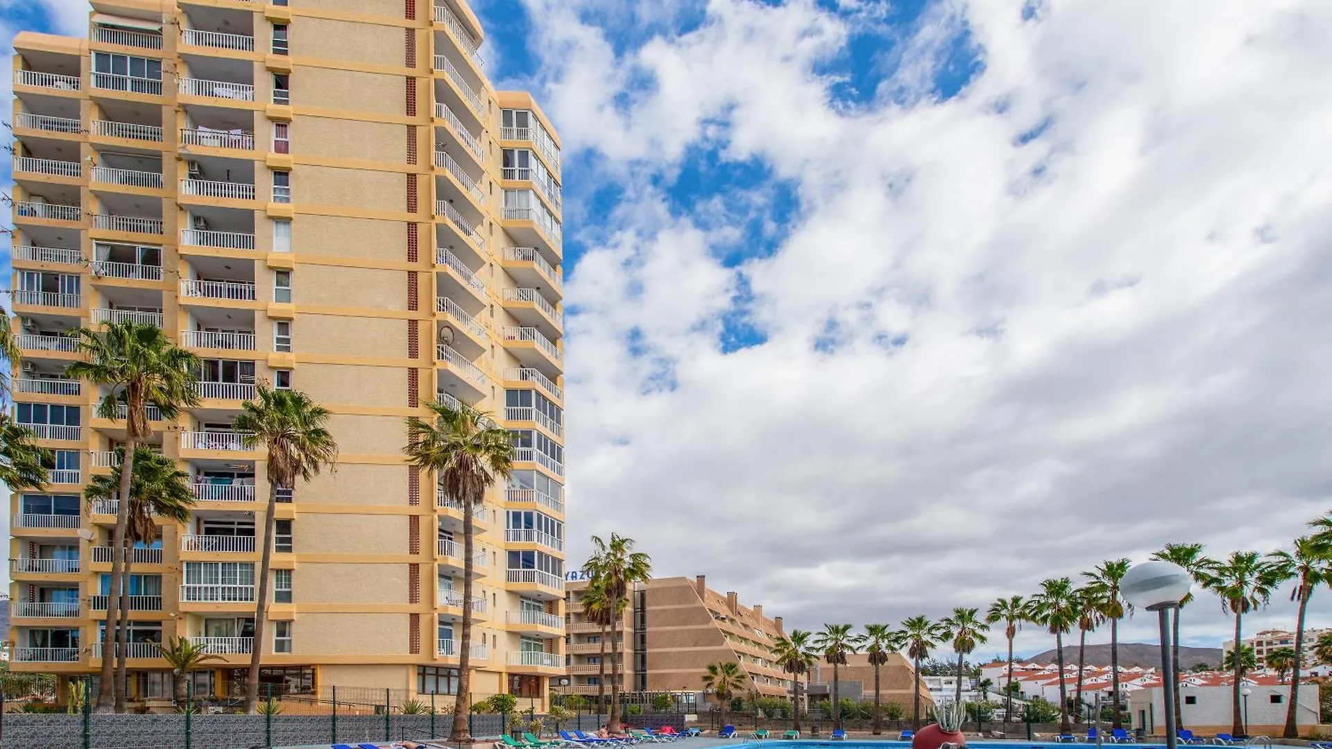 Prime 2Bd With Balcony, View & Pool Apartment Arona
