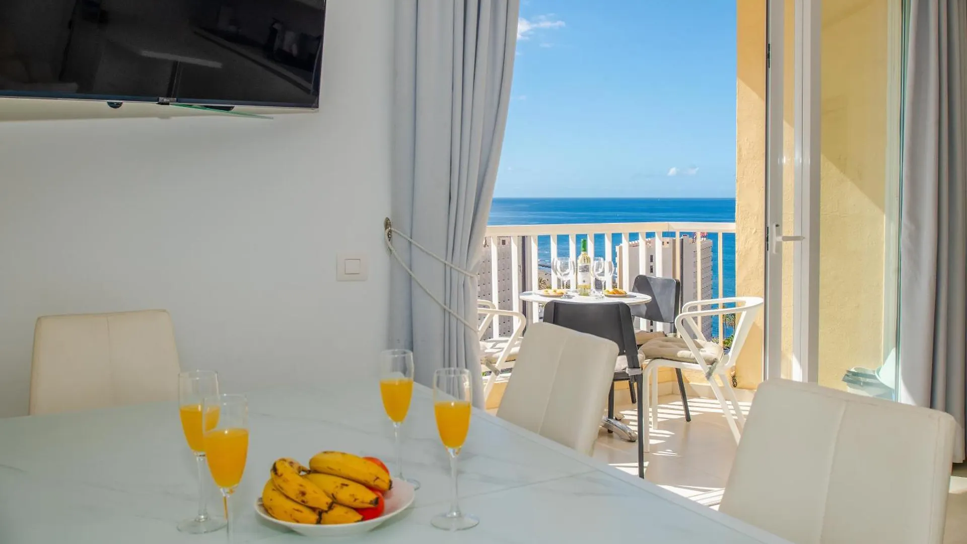 Prime 2Bd With Balcony, View & Pool Apartment Arona  Arona (Tenerife)