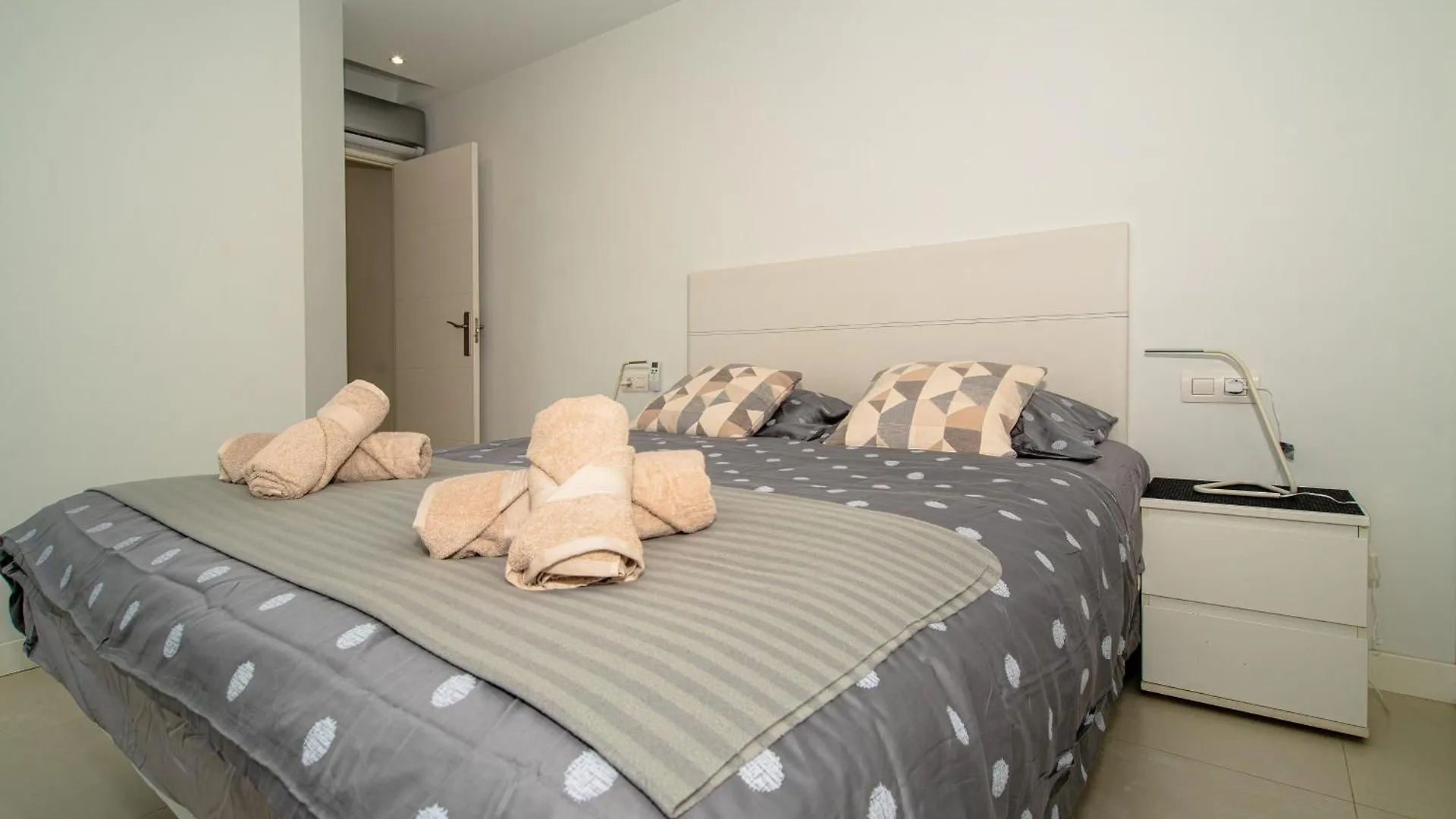 Prime 2Bd With Balcony, View & Pool Apartment Arona  Spain