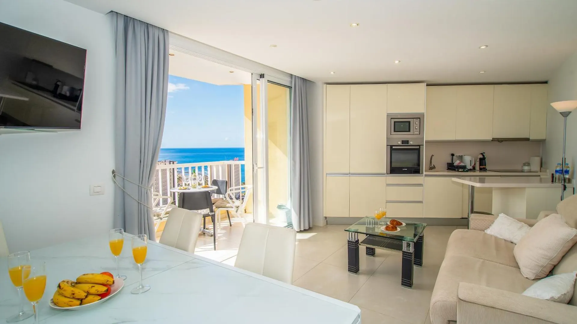 Prime 2Bd With Balcony, View & Pool Appartement Arona