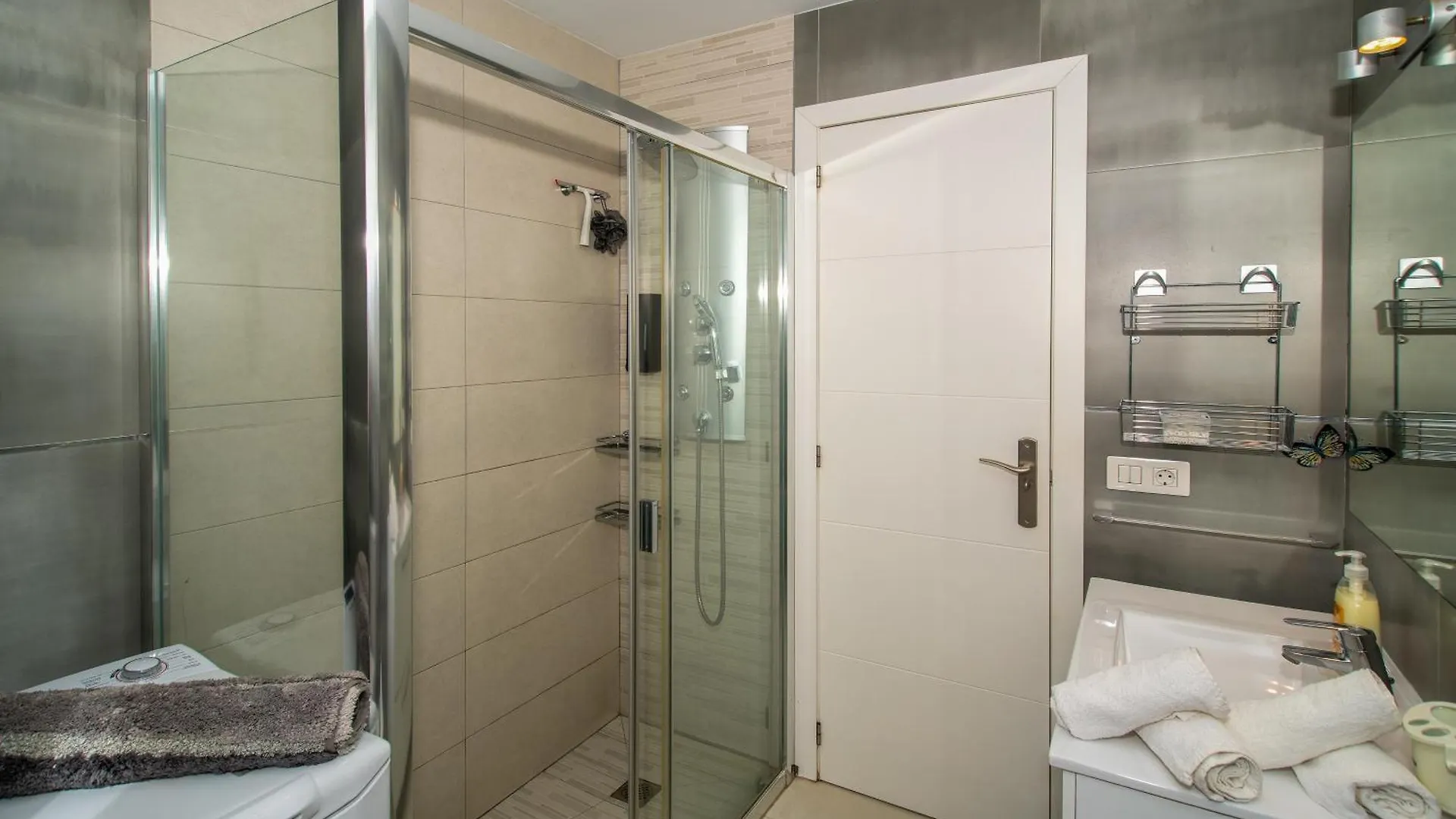 Apartment Ferienwohnung Prime 2Bd With Balcony, View & Pool Arona  Spanien